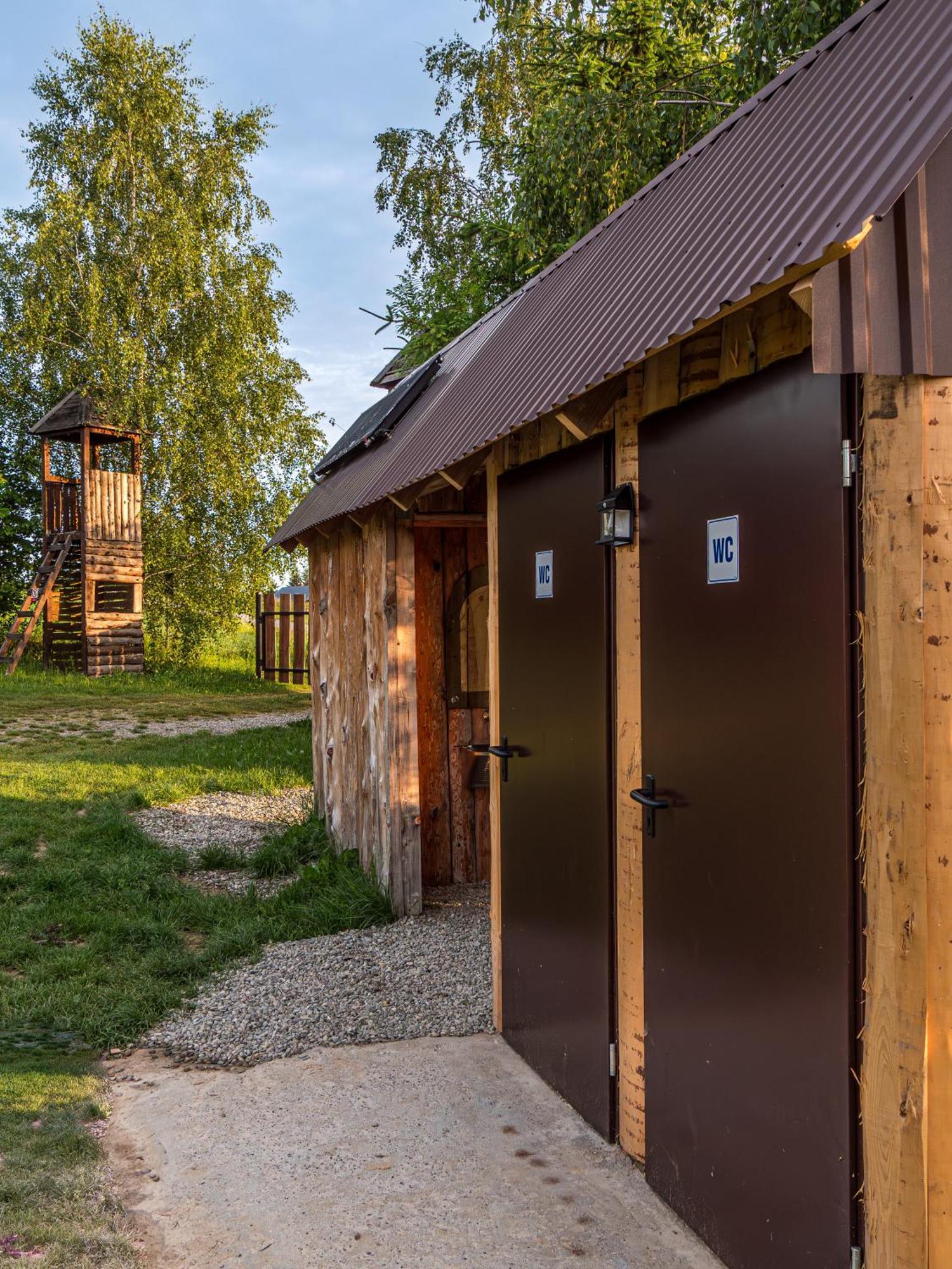Отель Fort Wapiti Zalasowa Экстерьер фото